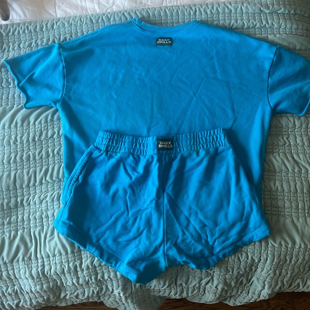 Daily Drills Tide Cropped sleeve crew and shorts set